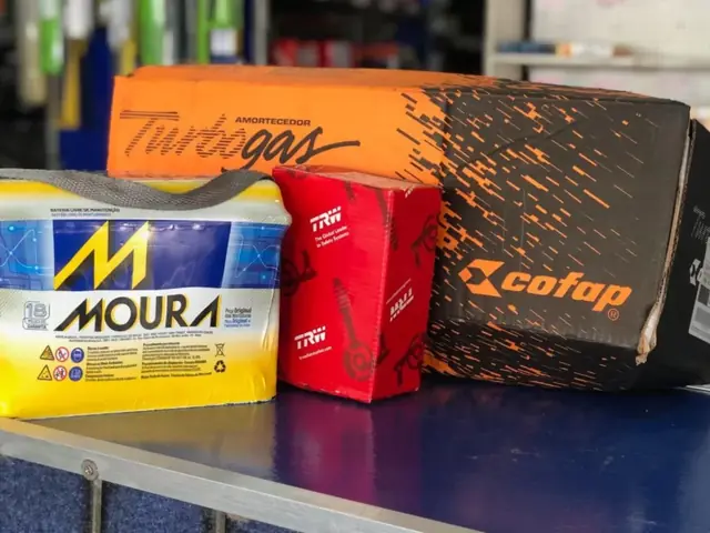 Peças de marcas reconhecidas, como Moura, Cofap e TRW